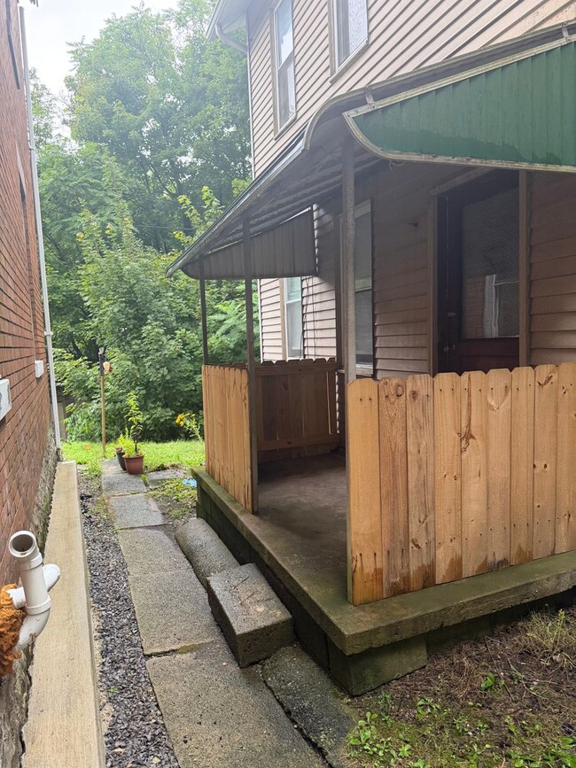 Photo - 409 Evergreen Rd