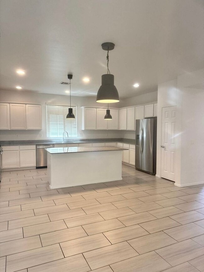 Photo - Exquisite 4 bd/2.5 bath home in Albany Village