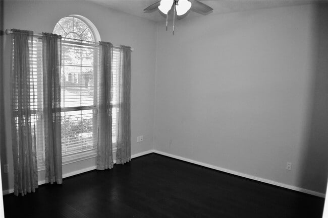 Photo - 21559 Kings Bend Dr