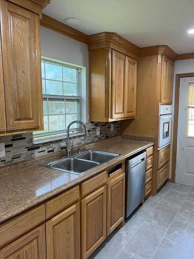 Building Photo - 2522 Kingsdale Dr