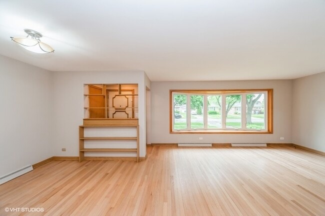 Photo - 7045 W Madison St