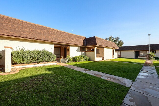 Photo - Great Location and Nicely Updated 2 Bed 2 Bath!