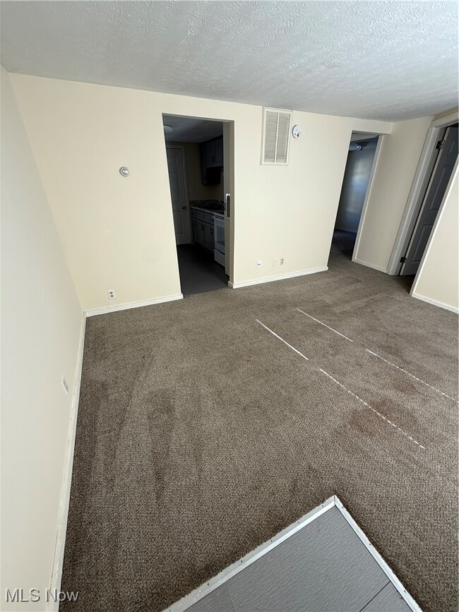 Building Photo - 368 Stewart St Unit 3