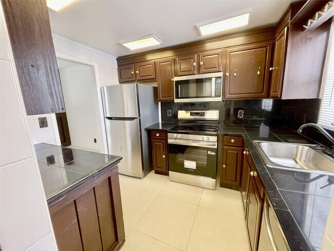 Photo - 5090 SW 64th Ave Unit 204