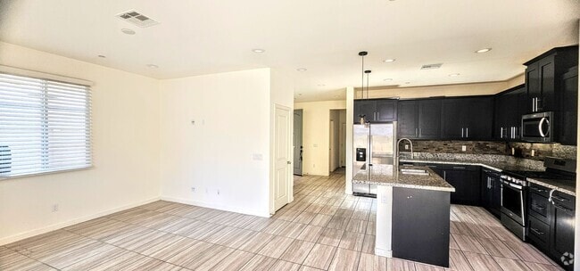 Building Photo - Gorgeous 4 Bedroom 4Bath Home With Solar a...