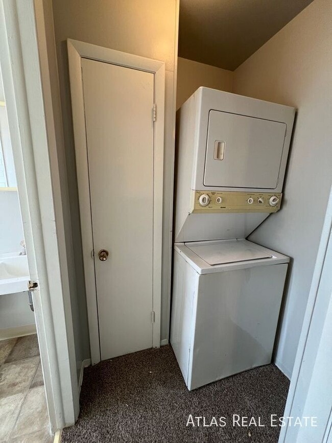 Photo - 960 W Moreno Ave