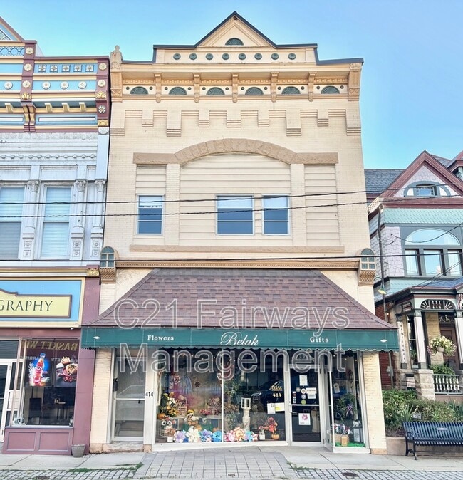 Building Photo - 414 Main St Rental