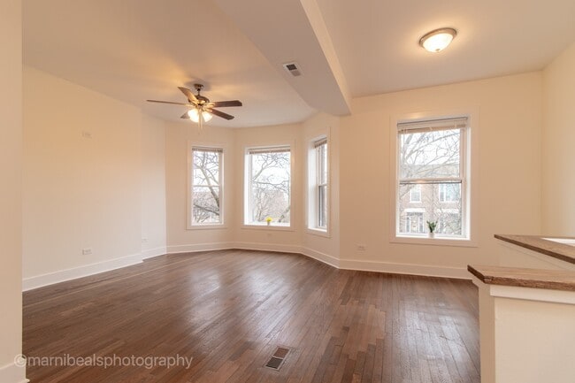 Photo - 6338 S Maryland Ave Unidad 2