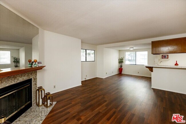 Photo - 279 E Glenarm St Unit 1