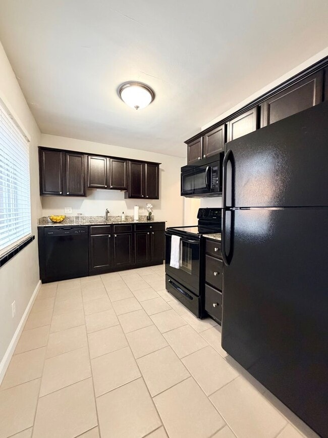 Photo - Nagel Avenue Apartments Unit 5931 -2W