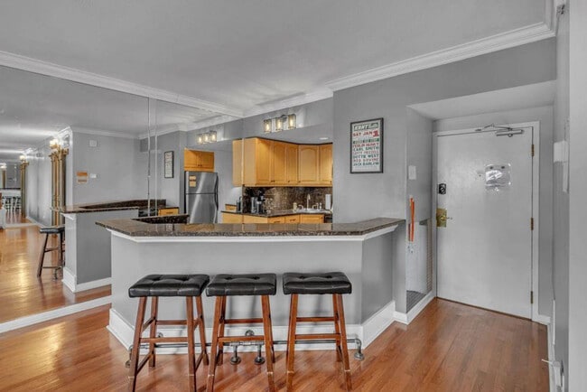 Photo - 11 Music Square E Unidad ID1265921P