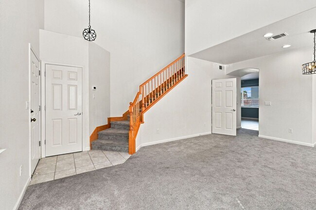 1380 Jones Ln