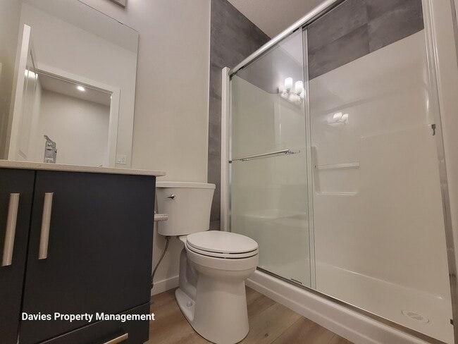 Photo - 3603-3606 6 Ave SW