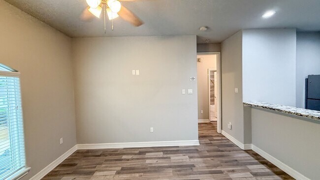 7823 Gladstone St Unidad B1