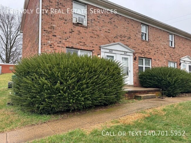 Building Photo - 447 S Main St