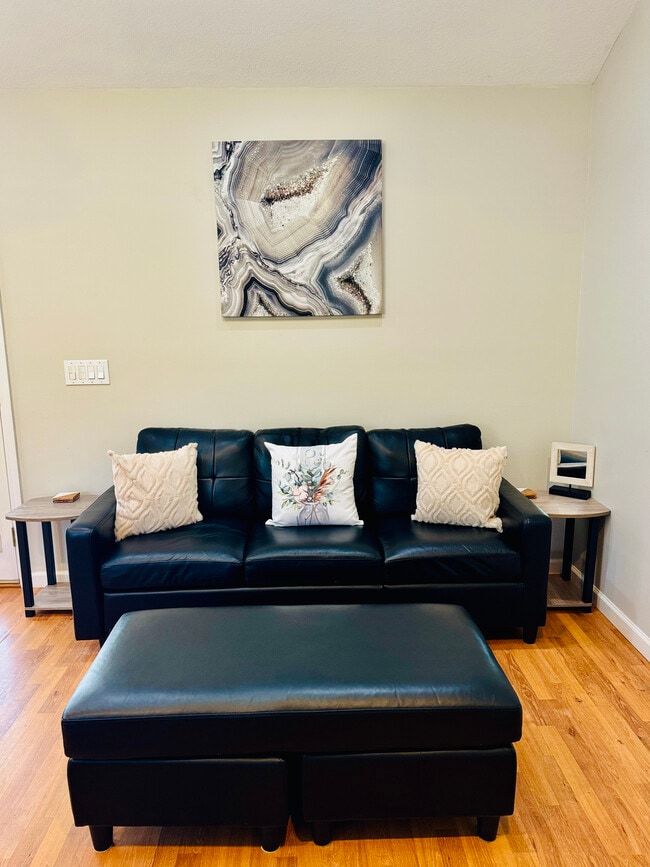 Photo - 37 Coyote Rd