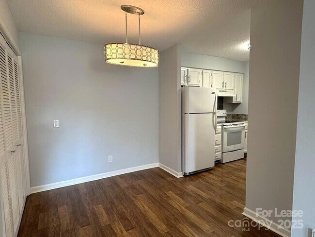 Photo - 3139 Heathstead Place