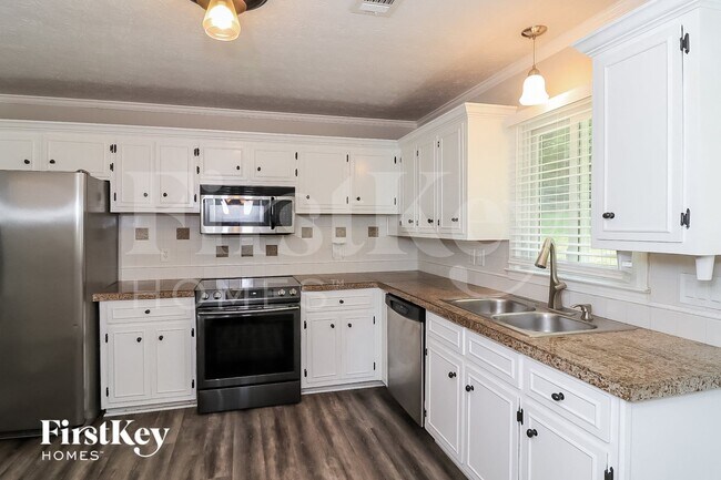 5872 Covered Wagon Trail SW