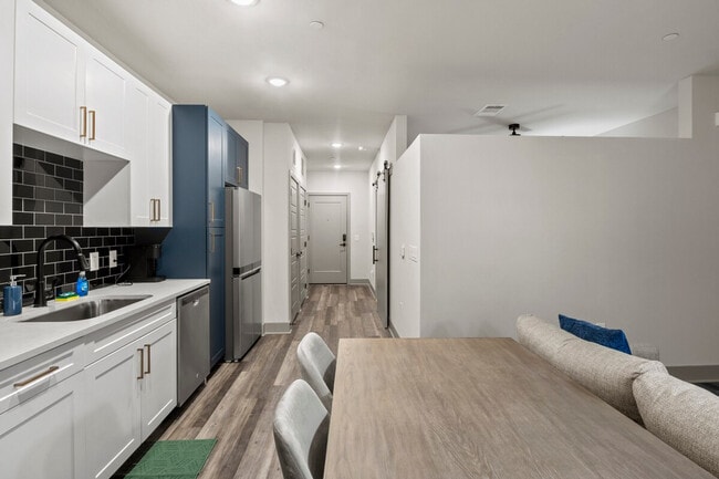 Photo - 2026 Clifton Ave Unit GO ID1312616P