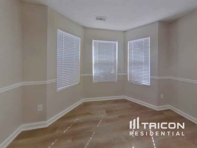 Photo - 40 Bramble Bush Trail