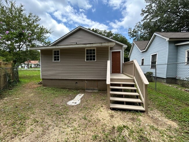 Photo - Updated 3/1 House in South Rome- $995