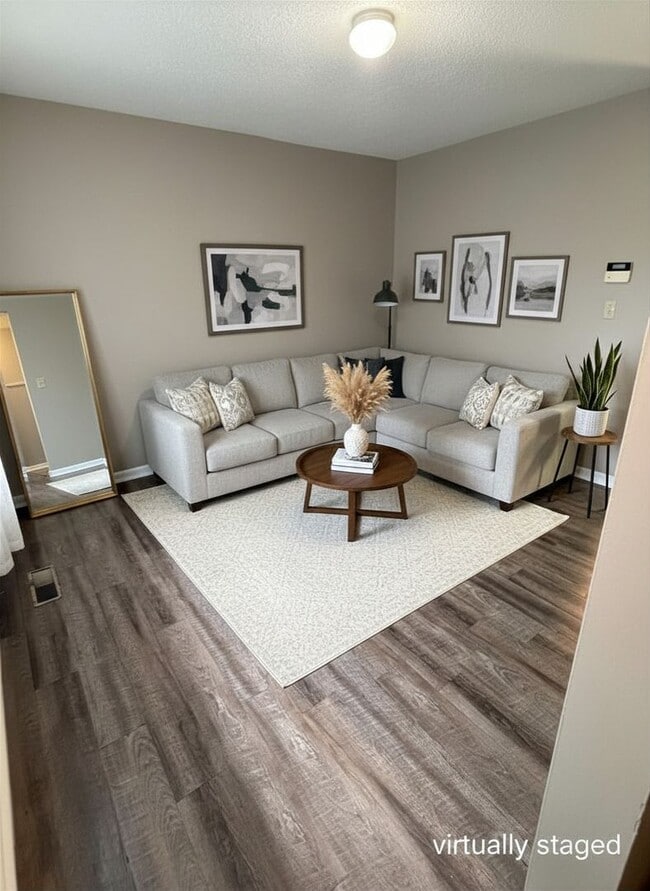Building Photo - 420-422 Sioux Trail Unit 422