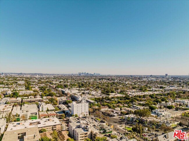 1155 N La Cienega Blvd Unidad 1207