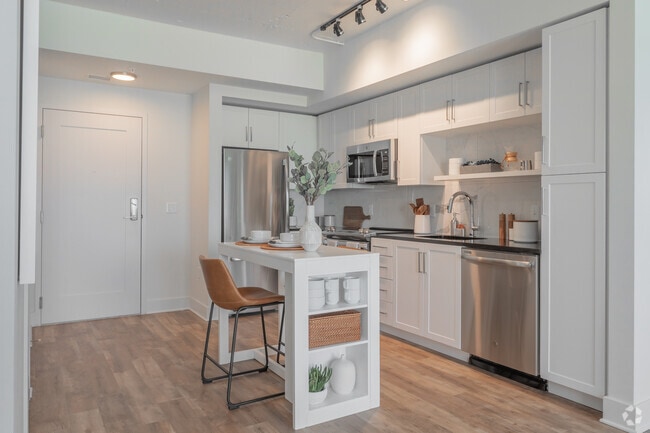 1BR, 1BA - 694SF