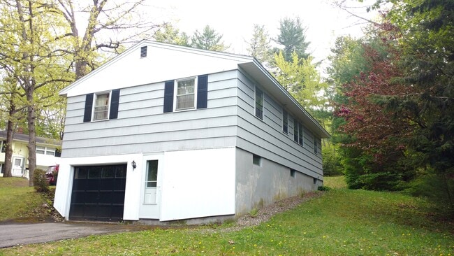 Photo - 2 Ridgewood Dr