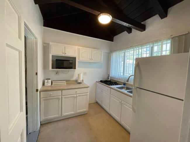 Photo - 840 Centinela Ave Unidad 1