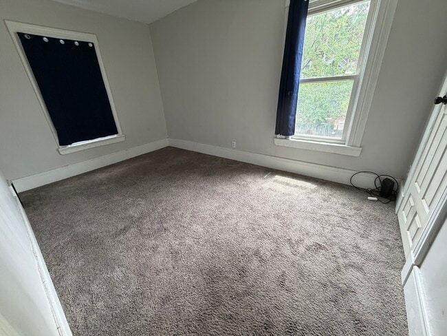Photo - 21 Merwin St Unit Apartment 2 // 4Bed