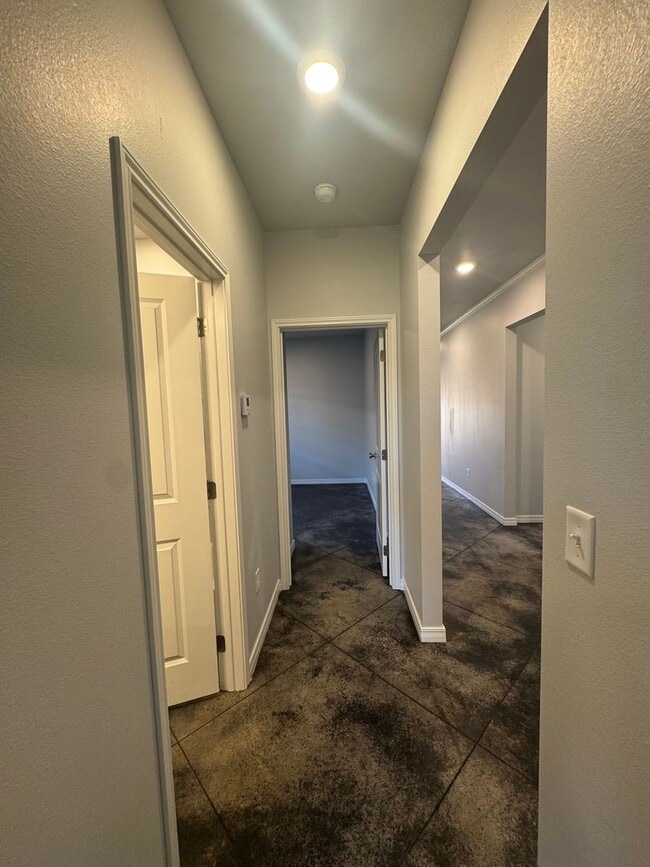 Photo - Located in Glendale!!!4bedrooms 2bathrooms...