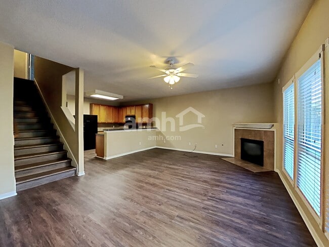 Photo - 4719 Blue Spruce Hill St
