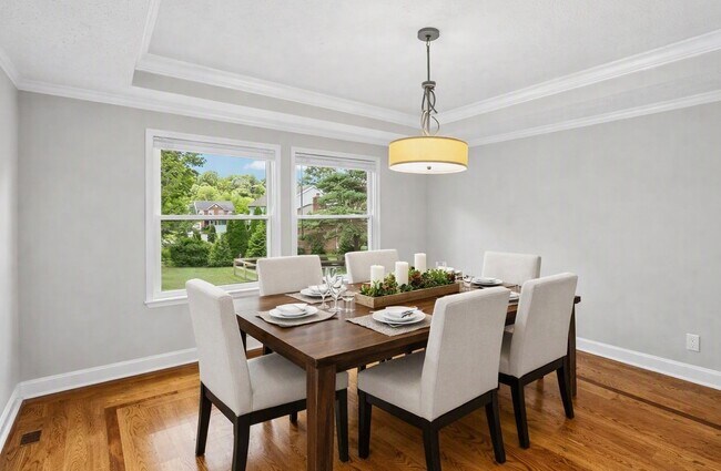 Photo - 991 Lakepointe Ct