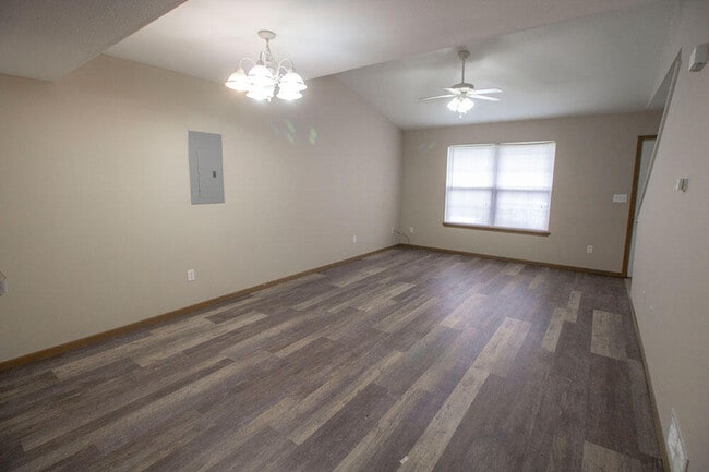 Photo - 1503 Greensboro Dr