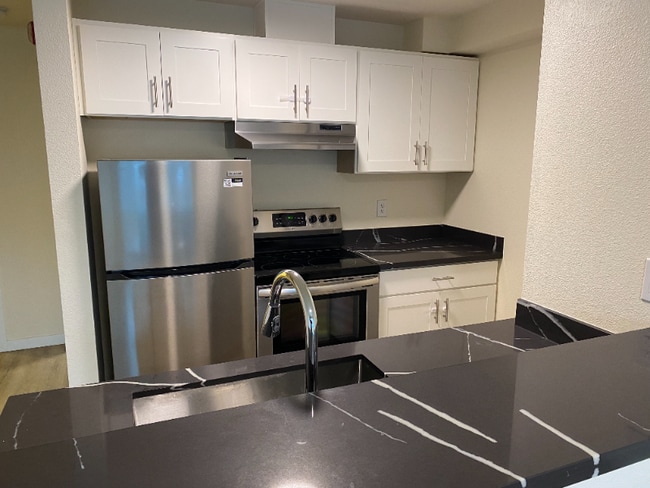 Photo - 334 Wells Ave S Unit 101