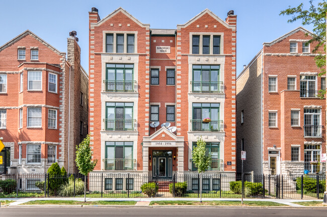 Building Photo - 1954 W Diversey Pky Unit 1E Rental
