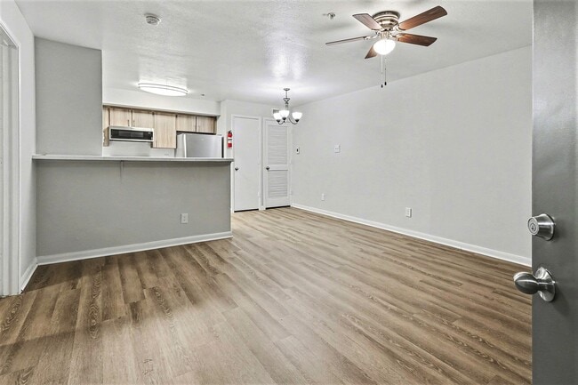 The Retreat at Spring Apartments