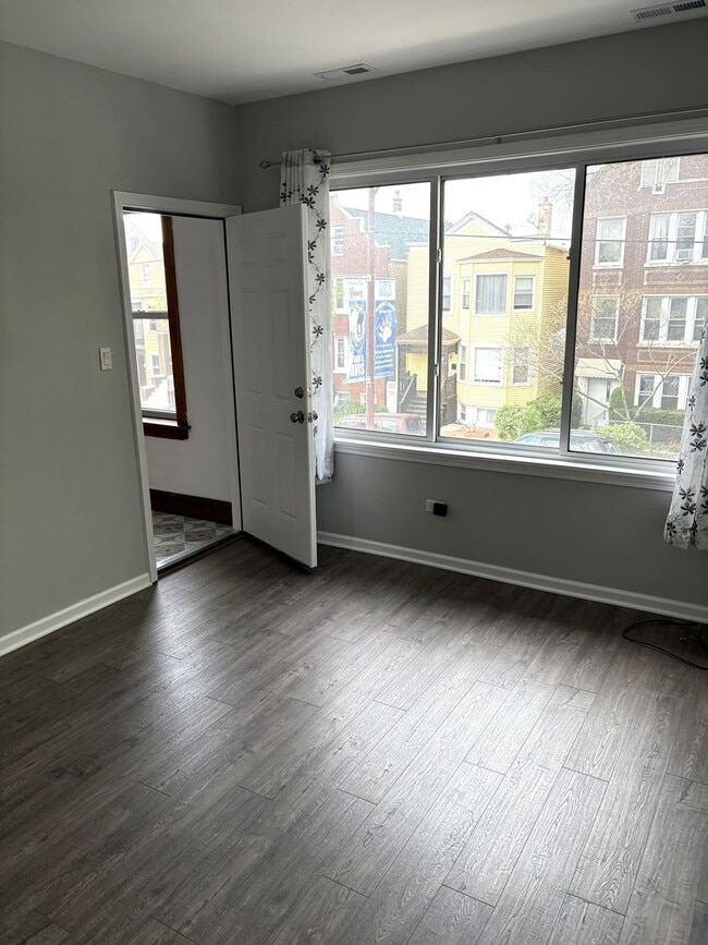 Photo - 2917 W Pershing Rd