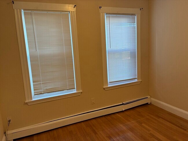 Photo - 71 W Selden St Unidad 1