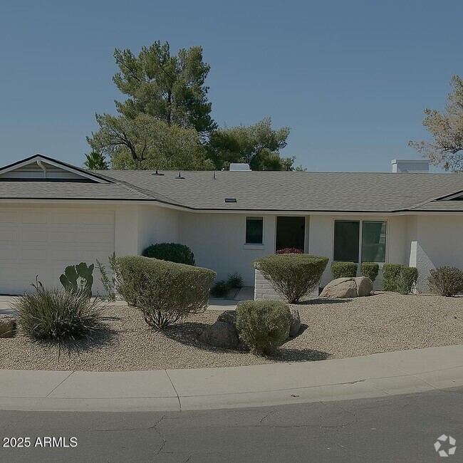 Building Photo - 5910 E Marilyn Rd Rental