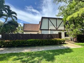 Photo - 144 Weybridge Cir