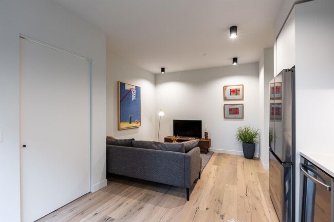 Photo - 1700 Oak Ave Unidad 303