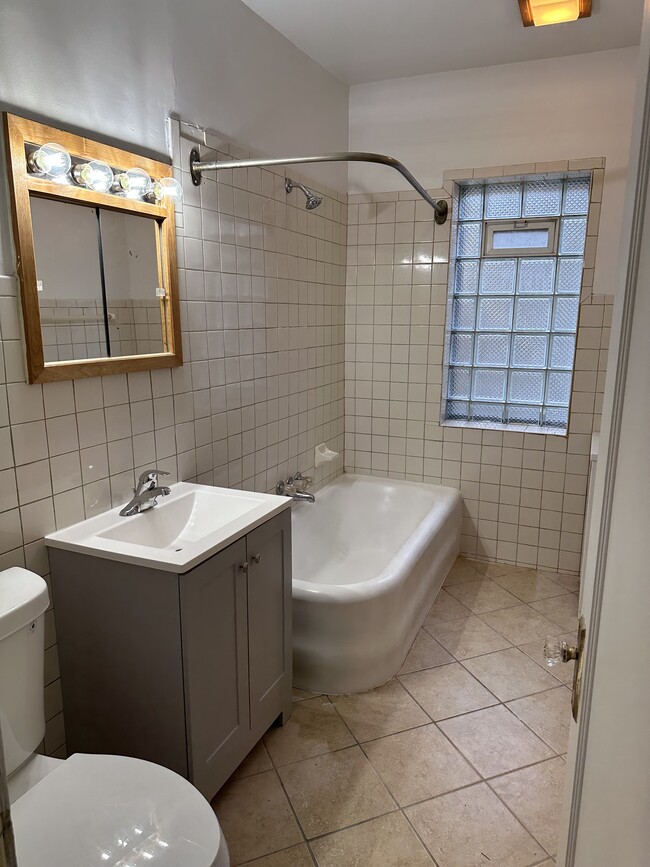 Photo - 8014 S Vernon Ave Unit 2N