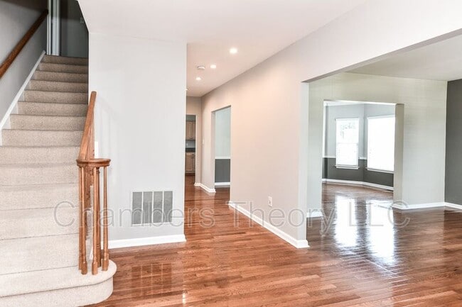 Photo - 6033 Woodlake Ln