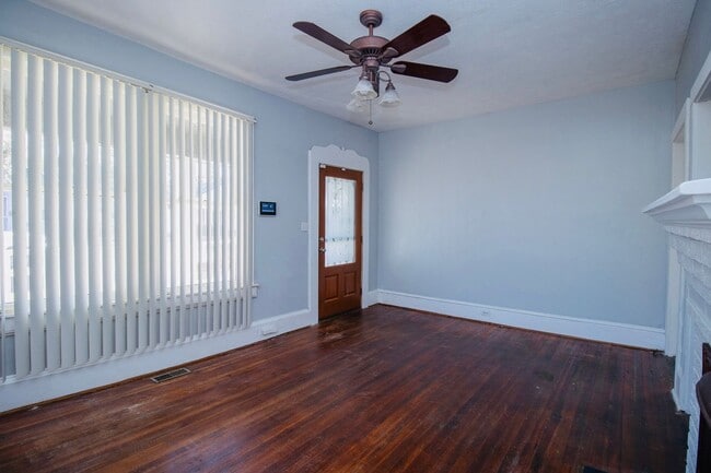 Photo - 3 Bedroom, 2 Bath Walking Distance to 5 Points, Close to USC - Available for the 2026-2027 School...