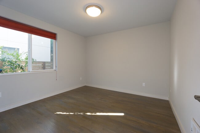 Photo - 328 NW 41st St