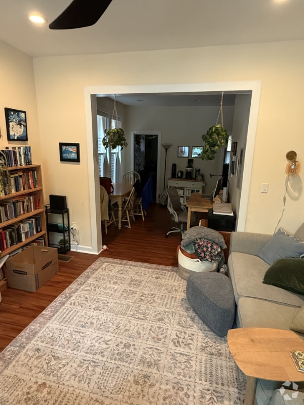 Building Photo - 2132 W Ohio St Rental