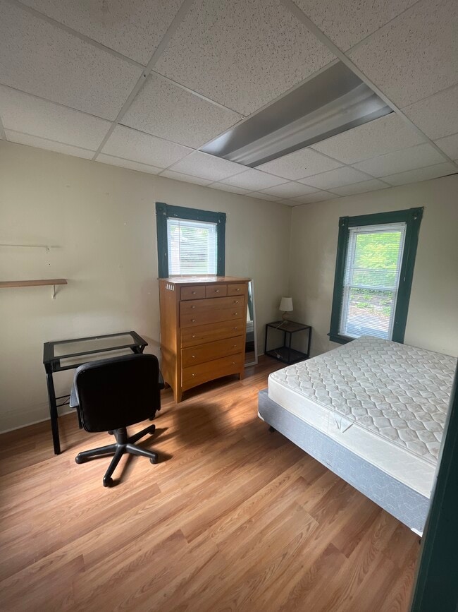 Photo - 205 Linden Ave Unit Full House or Apartments