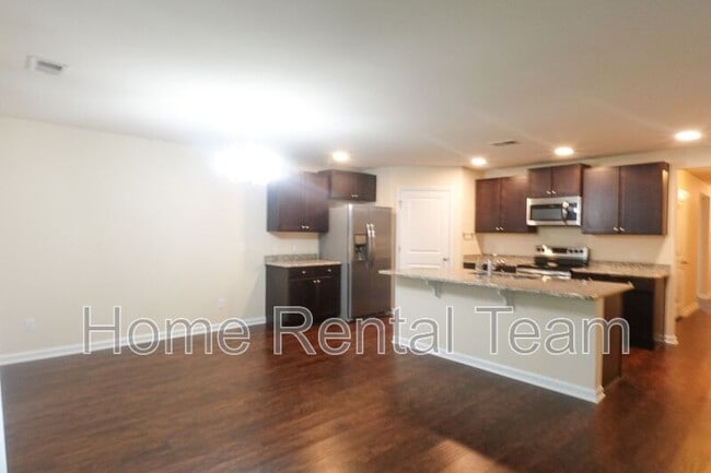 Photo - 44 Hawkhorn Ct